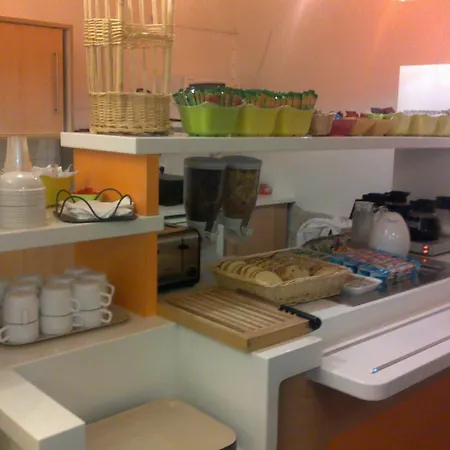 Hotel Ibis Budget Sud A9/a61 2*